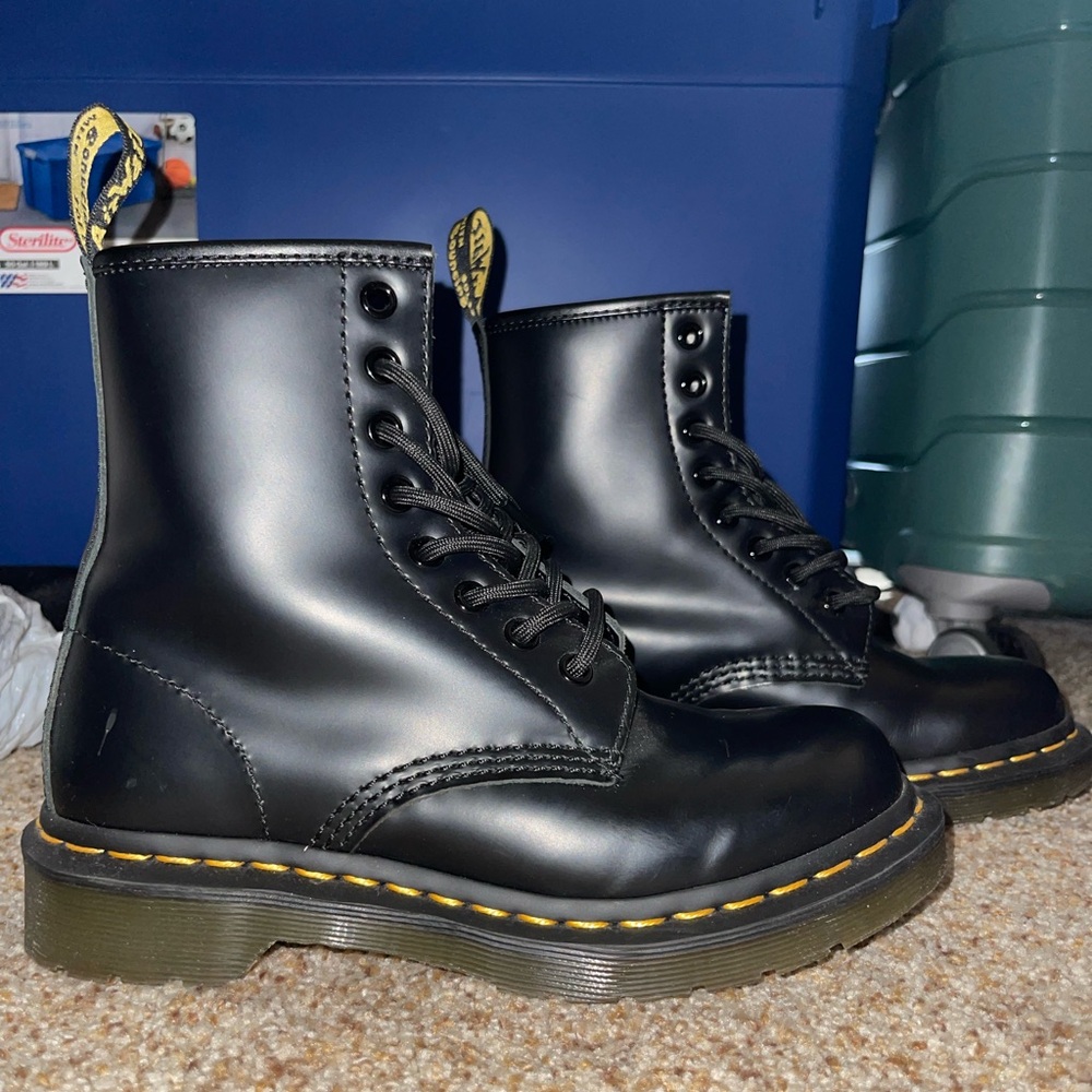 Dr. Martens 1460 Smooth leather lace up boots size 5 women